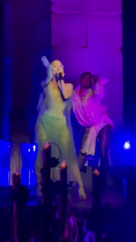 ariana grande performing at the met gala ❤️ #arianagrande #metgala #yesand