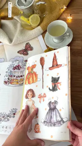 In the latest issue of Daphne's Diary, you’ll find a lovely little Halloween doll to dress up. 🎃✨ The cut-out sheet is also easy to download from the website. You can create all sorts of crafty projects with it, like cards for example. What beautiful creations have you made with it? I’m so curious to know! 🧡 Love, Daphne #daphnesdiary #papercraft #freedownload #halloween #halloweencrafts #junkjournalideas #junkjournaling #junkjournal 