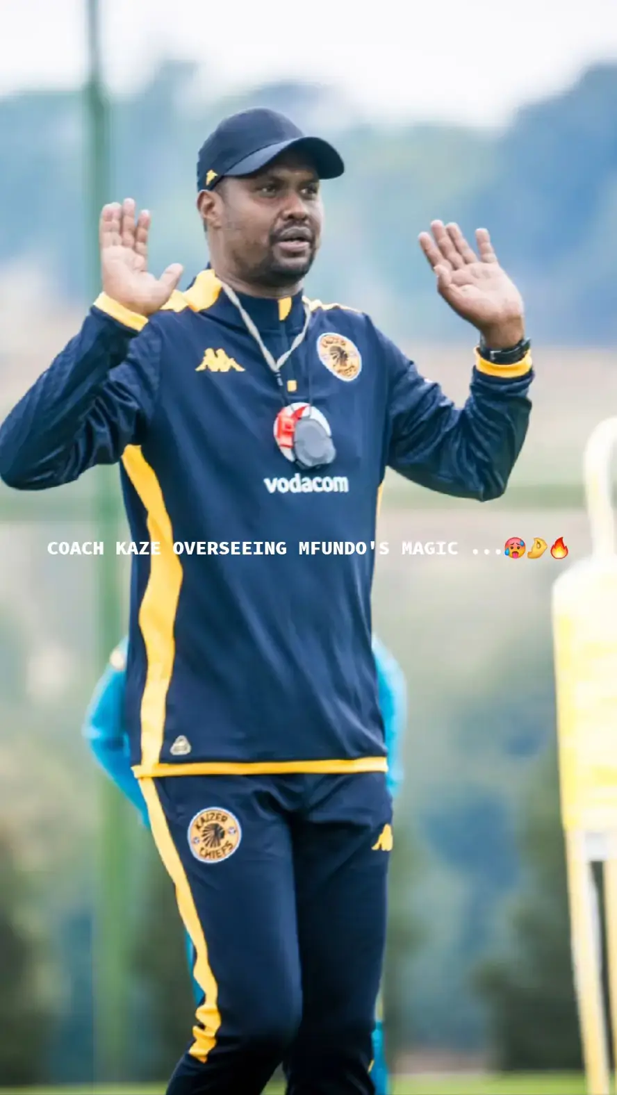 Former FC Barcelona Academy coach and now current Kaizer Chiefs assistant coach Cedric Kaze is looking to unlock a beast in Mfundo Vilakazi and many youngsters in our squad .🤩🔥 #cedrickaze #assistantcoach #mfundovilakazi #kaizerchiefs #amakhosi4life #khosified #fyyyyyyyyyyyyyyyy #fyyyy #fyp #trending #viral 