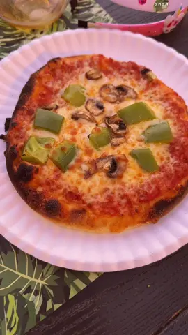 Pizza in the Hut as a Volume Eater #veggies #spaghettisquash #pizzalover #sukkot 