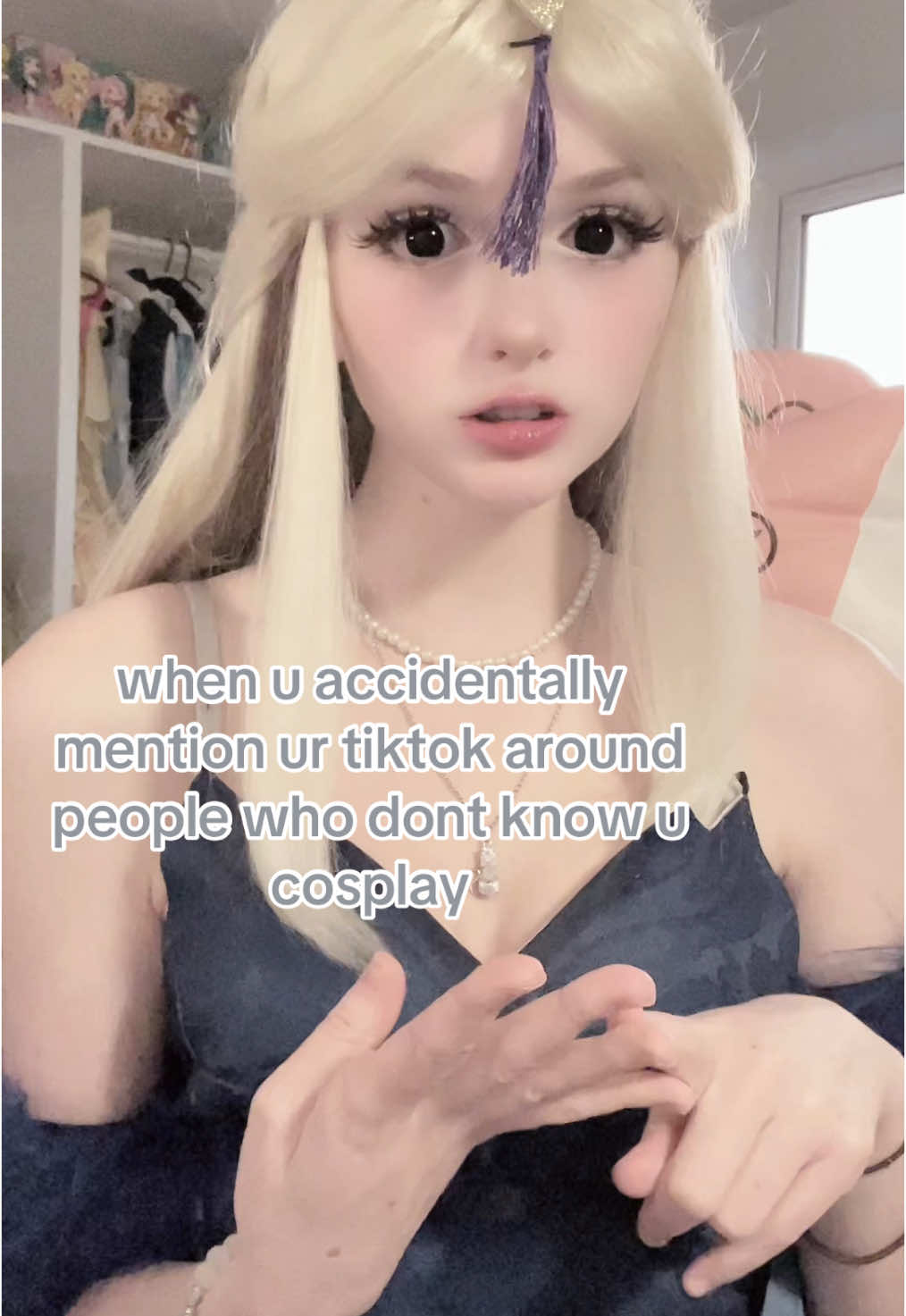 except i dont have any school friends anymore so all my friends r like actual real ones n they all know ab my tiktok so i dont even relate to this anymorw💀 #genshin #genshinimpactcosplay #genshincosplay #GenshinImpact #ningguang #ningguanggenshinimpact #ningguanggenshin #ningguangcosplay #hoyocreators 