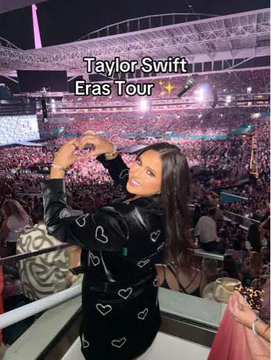 @Taylor Swift @COVERGIRL  #taylorswifterastour #taylorswift #taylornation 