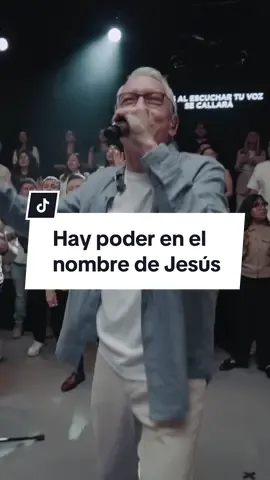 Yo sé que en tu nombre hay poder ❤️‍🔥 #marcobarrientos #musicacristiana #adoracion #iglesia #Dios #milagros #adoracioncristiana #musicacristianatiktok #jesus #fyp #musicaentendencia 