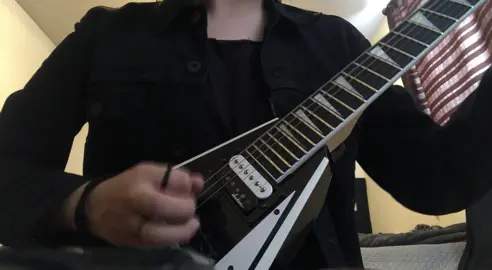 T amo bvb, me encanta este solo, siganme en ig: deniisss.____ #rock #metal #metalcore #bvb #blackveilbrides #perfectweapon #solo #weapon #fyp #paratii #playingguitar #coversong #🎸 #emoboy 