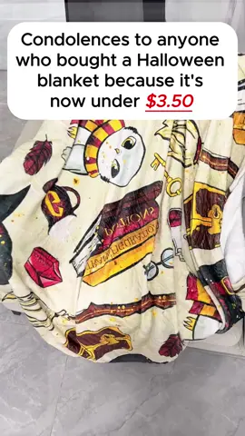 best blanket ever!  in buying them all!!! #harrypotter #blanket #hogwarts #TikTokShop #softblanket #fyp #foryou 