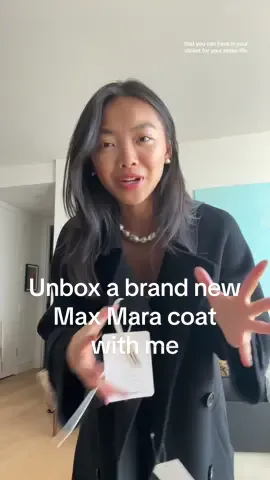 She ISSSSSS the moment @Max Mara @LUISAVIAROMA #maxmara #luisaviaroma #blackwinterjacket #blackcoat #woolcoat #wintercoat #winterjacket #wintercoatinspo 