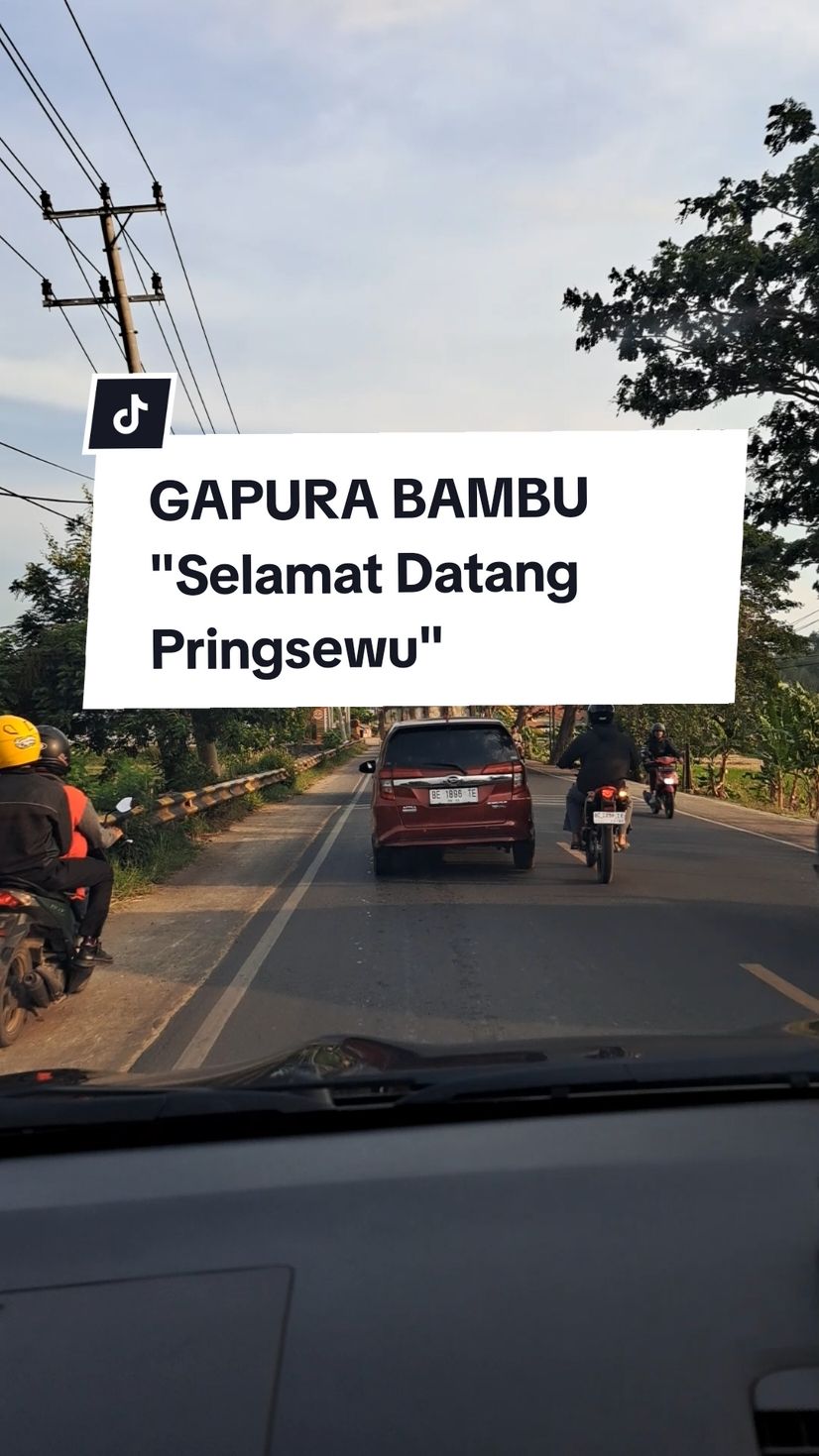 GAPURA BAMBU 