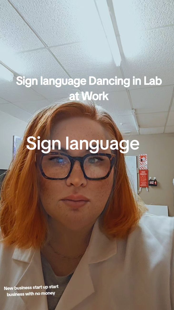 Easy tik tok dance #creatorsearchinsights #lovelife #businesswoman #tiktokdance #signlanguage 