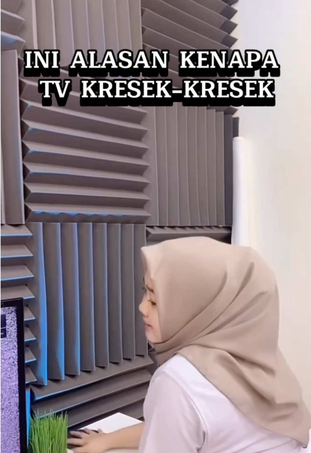 Gak akan cape kerja lagi kalo TV sekarang udah lancar begini🫢 Pakai apa sih?tentu saja pakai PX DA-6000, Antena TV Digital Indoor Outdoor dari PX Indonesia. Sudah berbooster, hasil jernih, resolusi sampai 4K. Langsung cek link pembelian di atas! #antenatvdigital #antenatvdigitalmurah #tv #smarttv #praktis 