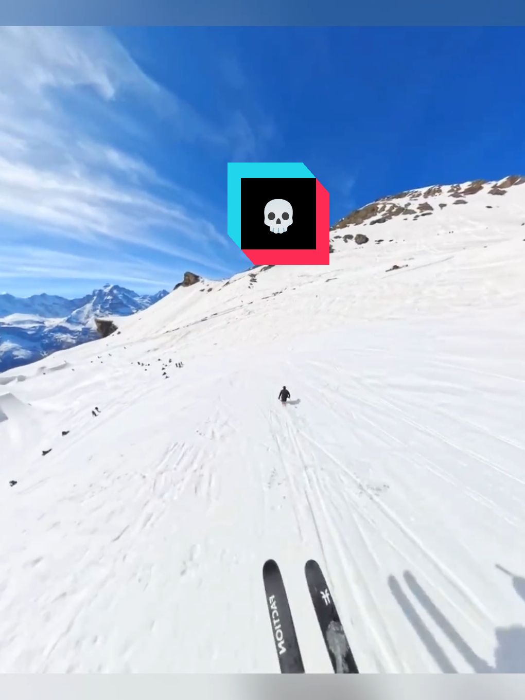 ⚠️ À ne pas reproduire chez soi, ceci a été réalisé par des professionnels ⚠️ #ski #snowboard #hiver #winter #snow #skitok #backflip #candidethovex #pourtoi 