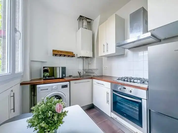 🏡 SOUS OFFRE 🏡 Ce joli 2 pièces situé aux Batignolles saura vous charmer par son emplacement et son calme. N’attendez pas pour visiter ! . WhatsApp +33758127947 #apartemen #studioalouer #paris #lyon #napoli #france #4you #vedeoviral  #batignolles #appartementavendre #immobilierparisien #paris17 #leggettimmobilier