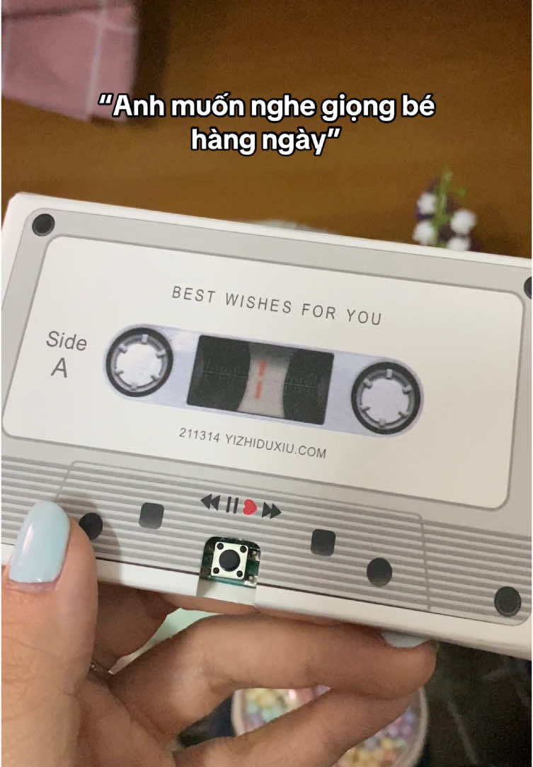 Nghe giọng ngừi iu là bao nhiêu mệt mỏi cũng đều tan biến lun #embe1m55 #genzreview95 #review #bangcassette #mayghiam #quatang #quatangbantrai #quatangbangai #quatangnguoiyeu 