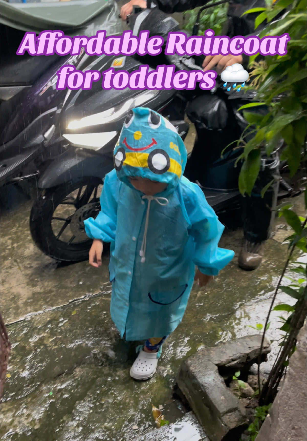 Check the yellowbasket para sa murang raincoat for our little junakis. 🥰🌧️🛍️ #fyp #foryou #foryourpage #Affordableraincoatforkids #raincoat #kids #toddler #tiktokPH #tiktokviral 