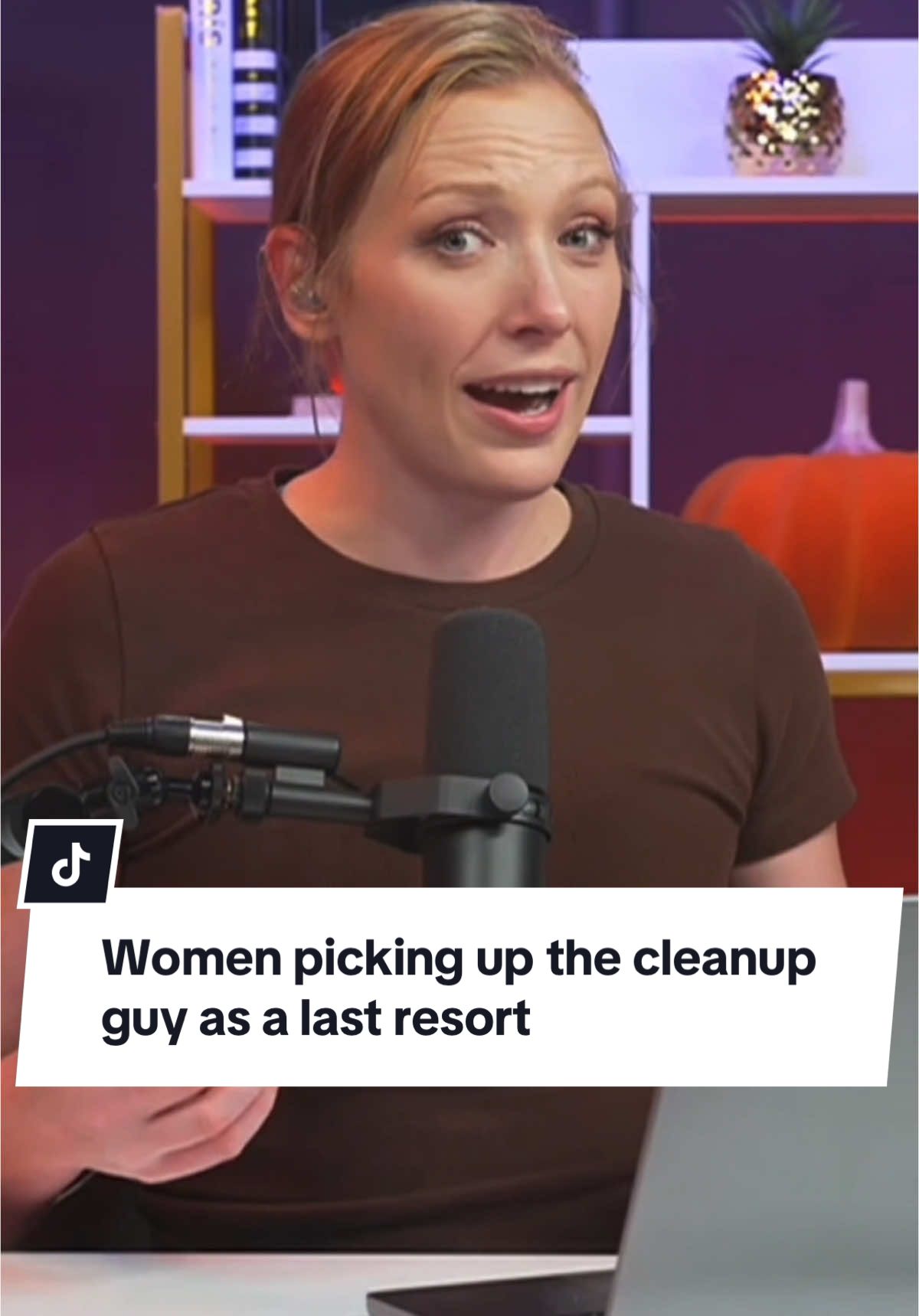 Women picking up the cleanup guy as a last resort #justpearlythings #justpearlythingspodcast #pearldaily #podcasts #pearldavis #relationshipadvice #marriage #datingadvice 