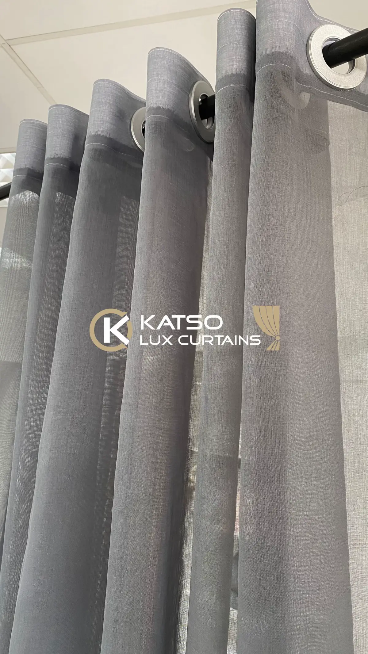 In God we trust✨🙏 Elevate your home with this elegant grey lace curtain from Katso Lux Curtains, perfect for getting your space ready for Christmas 🎄😍! Designed to bring in natural light while maintaining privacy, this timeless piece adds a stylish, airy touch to any room. 🛍 Visit our store now: Visit us at Bonaero Park Shopping Centre (first floor) 🛒 Shop online 24/7 at www.katsoluxcurtains.co.za 📱 Order via WhatsApp: ⁨078 467 9791⁩ 📦 We deliver nationwide within South Africa! 🇿🇦