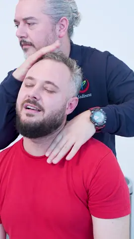 Er meinte doch da ist noch Platz nach oben 😂😅 #pain #relaxing #cracks #entspannung #asmr #medinesstherapy #wcfy #schmerzen #behandlung 
