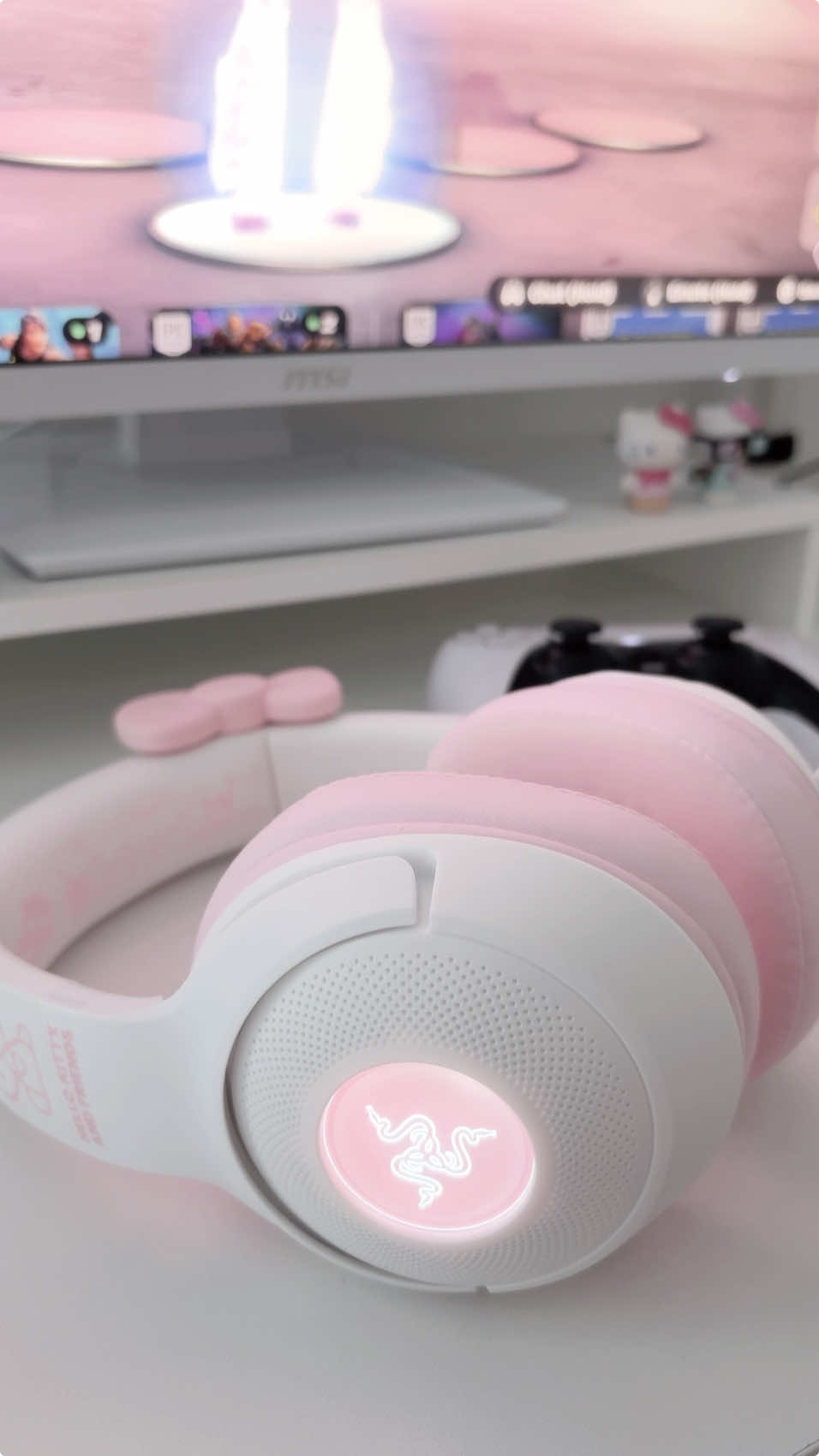 I bought it for aesthetic reasons🎀 #razerkrakenkittyv2 #razerkraken #razerkrakenbtkittyedition #razerkrakenheadset #hellokitty #sanrio #gamer #GamerGirl 