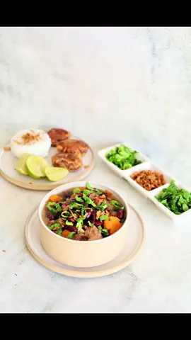 Souper season is here! Let’s get cozy! 🍲 Welcome to episode 5 “Cooking Like a True Indonesian” and today, we’re featuring Brenebon Soup! 😋 Recipe is avail on www.sucicooks.com 😘 #soup #soupseason #fall #autumn #indonesian #indonesianinholland #indonesianfood #lekker #delicious #homemade #healthyrecipe #EasyRecipe #fyp #foryoupage❤️❤️ 