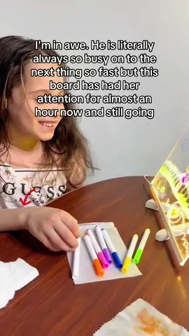 This is actually so cool😭😭 perfect gift for Christmas 🎅🎄 #toysforkids #tiktokshop #tiktokfinds #fyp #messageboard #tiktokmademebuyit #spotlight #lightedmemoboard #acrylicboard #lednoteboard #acrylicledwritingboard #christmasgiftideas #tiktokshop #blackfriday #toddlermom #boymom #gift #christmas #present #toy 