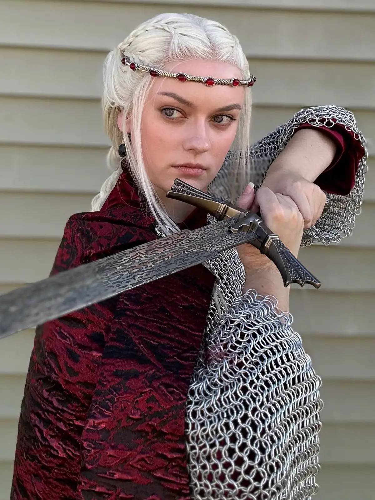 “Visenya, eldest of the three siblings, was as much of a warrior as Aegon himself, as comfortable in ringmail as in silk.”  THE TIME HAS COME  #hotd #houseofthedragon #houseofthedragoncosplay #hotdcosplay #cosplay #rhaenyratargaryen #alicenthightower #daenerystargaryen #helaenatargaryen #aemondtargaryen #daemontargaryen #fireandblood #aegontargaryen #foryou #targaryen #targaryencosplay #visenya #visenyatargaryen #visenyatargaryencosplay #conquerors  