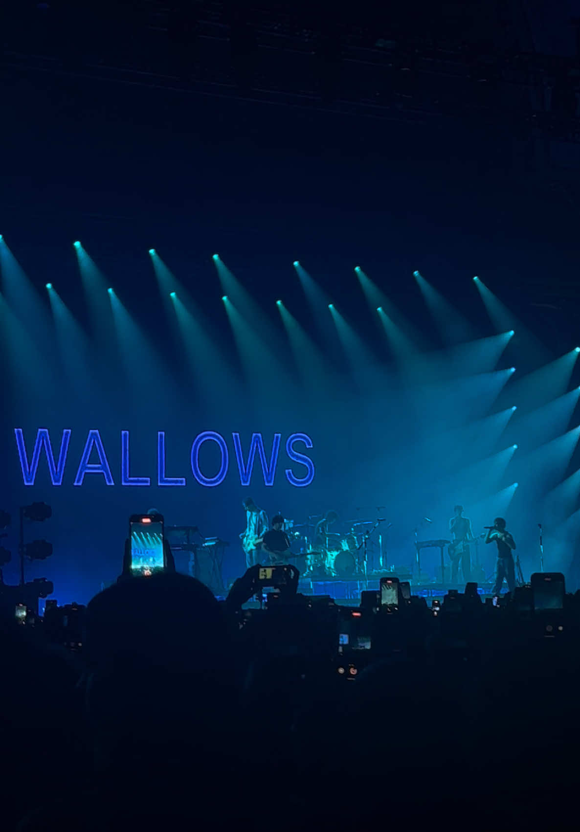 Wallows - Are you Bored Yet? #alexandrapalace #allypally #alexandrapalacelondon #wallows #dylanminnette #13reasonswhy #london #concert #music #concerts #livemusic #areyouboredyet #october #fyp @wallowsmusic