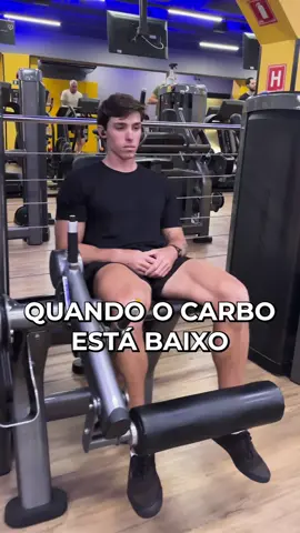 Uma das coisas que ninguém menciona sobre a preparação para o fisiculturismo natural é como a baixa ingestão de carboidratos afeta o dia a dia. Há dias em que acordo sem ânimo, fico extremamente irritado com tudo e ainda percebo que meu rendimento no treino cai. E você, sabia que a baixa ingestão de carboidratos afeta tanto a disposição? Comenta aqui embaixo sua principal dúvida sobre esse processo! #fisiculturistanatural #musculacao #GymTok #muscle #carbobaixo 