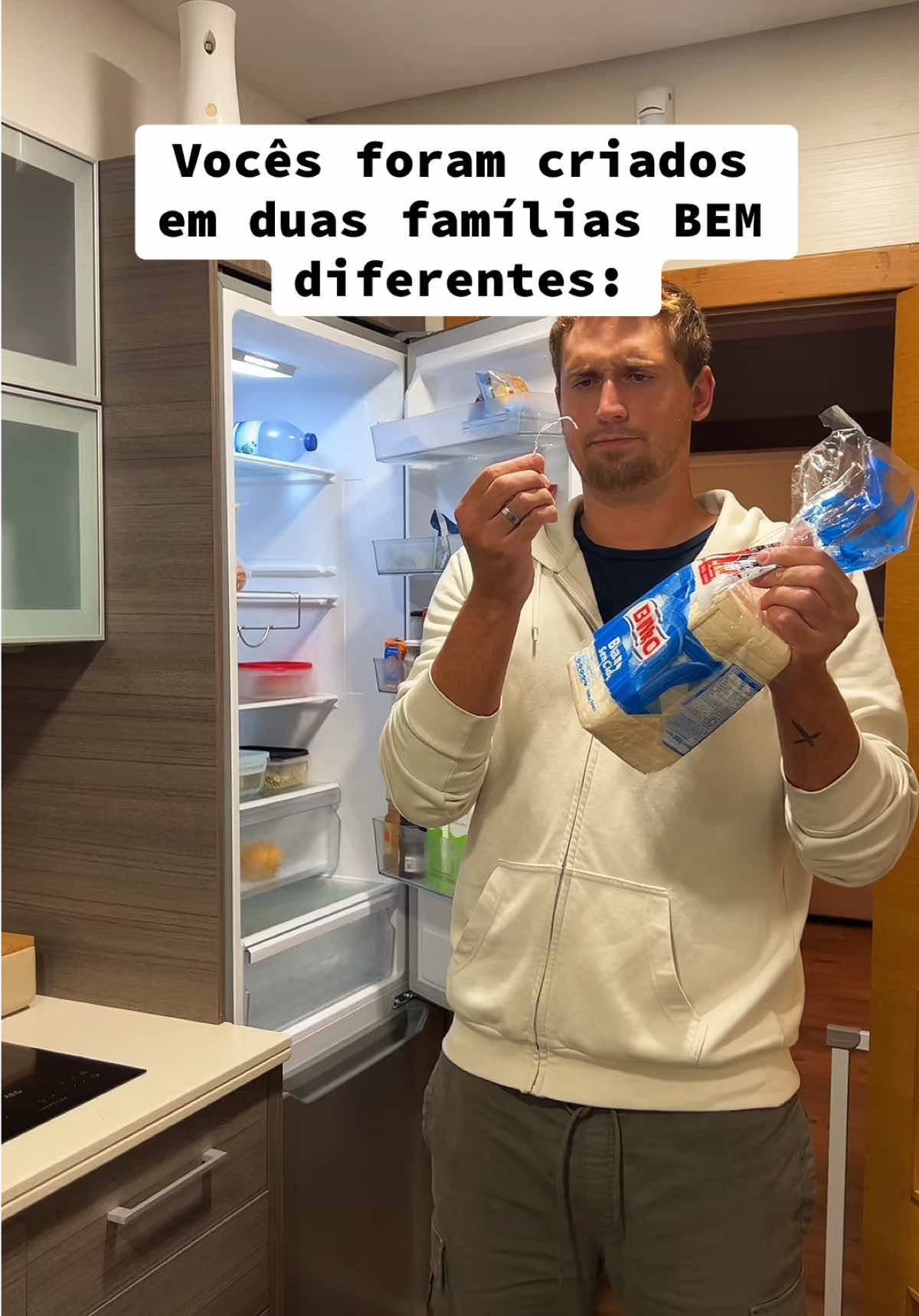 De qual familia tu és? 😂 #casaltiktok #couplecomedy #casalcomedia #namorados #relacionamento #humor #comedia #namorada #namorado #namoradostiktok #engraçado #relatable #relatable #casais #casal #fyp #familia #joanaerafa @Rafael Callegari @Joana F. Pascoal 