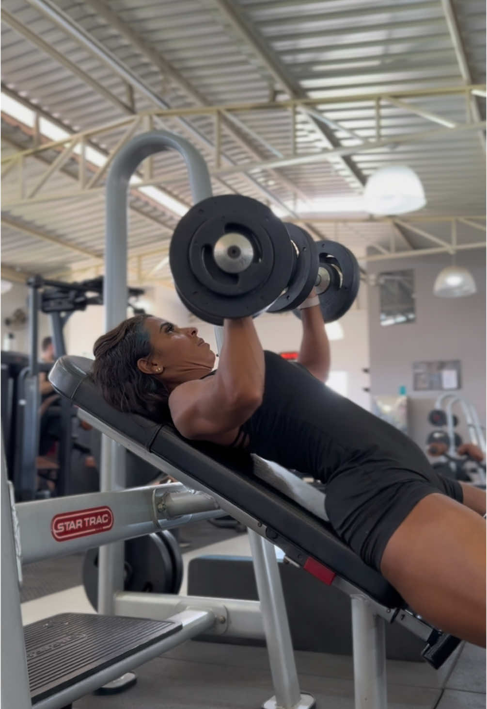 Acontece tanto!!! Parece que so tem valor os videos de pessoas estranhas 😢 #foryoupage❤️❤️ #fyp #explore #gym #morena #linda #realidade 