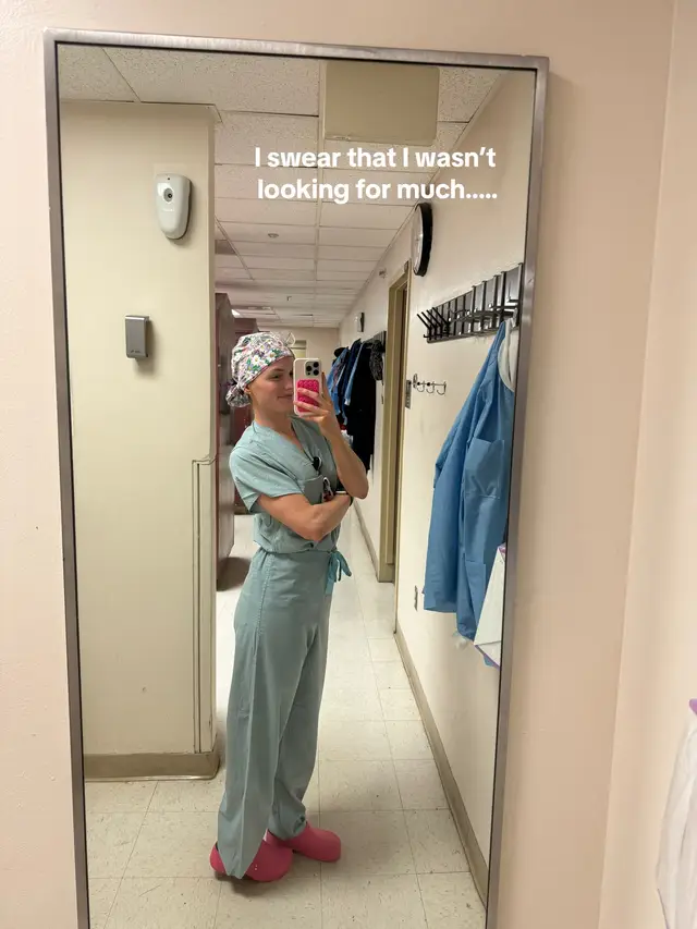 1 year work anniversary, endlessly grateful i met lifelong friends at my first nursing job 🥹😭❤️ #ornurse #ornurses 