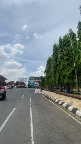 Selamat hari kamis buat wanita tanpa pensil alis🥰 #purbalingga #purbalinggaperwira #alunalunpurbalingga #jelajahpurbalingga #lavora #instapurbalingga 