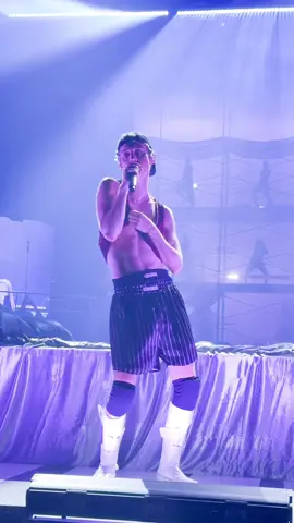 My orientation after this: troyesexual #troyesivan #sweattour @Troye Sivan @sweat tour 