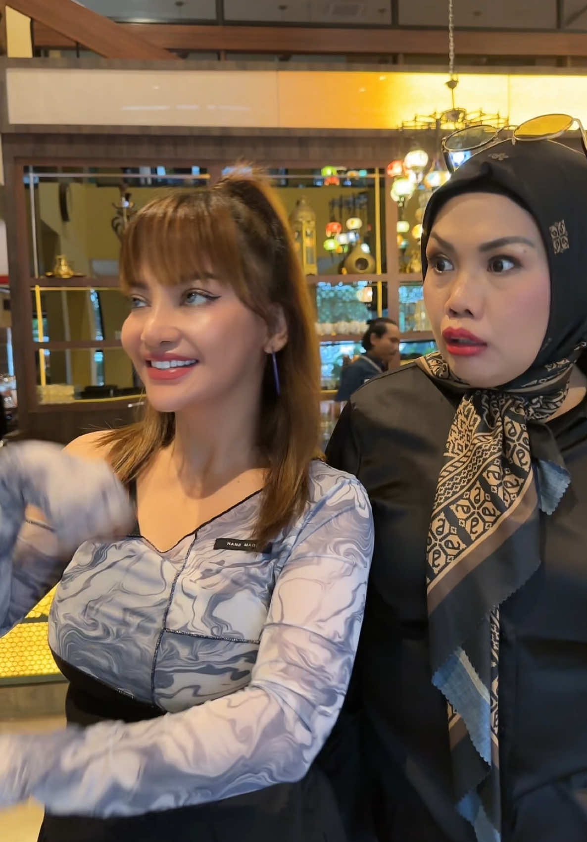 Nanti gue tranfer deh pok @Ellysugigi official 💵💵 #irmadarmawangsa #trendingvideo #elysugigi #irmadarmawangsatiktok #parody #funny #funnyvideos #cewekcantik #acting #besties 