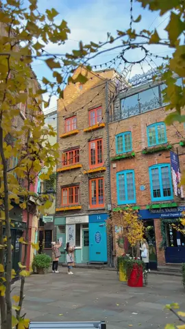 Autumn in London 💙🍂