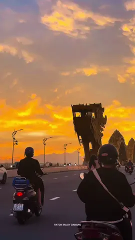 Bầu trời hôm nay thật đẹp #danang  #xuhuong  #enjoydanang  #fyp  #chill  #sunset #hoanghon 