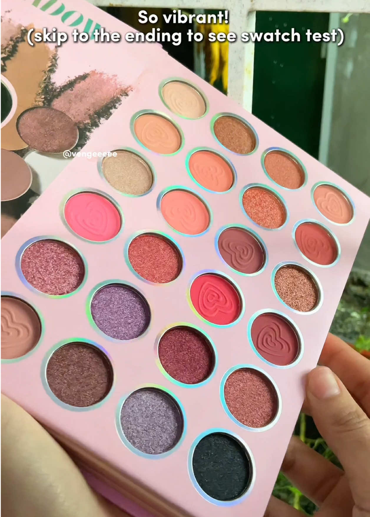 My first ever makeup palette recommendation ⭐️✨! So pretty and affordable + it's also very pigmented (not exagg) #fyp #fypシ #makeup #makeuppalette #palette #affordable #affordablemakeup #makeups #eyeshadow #blush #cutemakeup #eyeshadowpalette #giftforher #creatorsearchinsights 