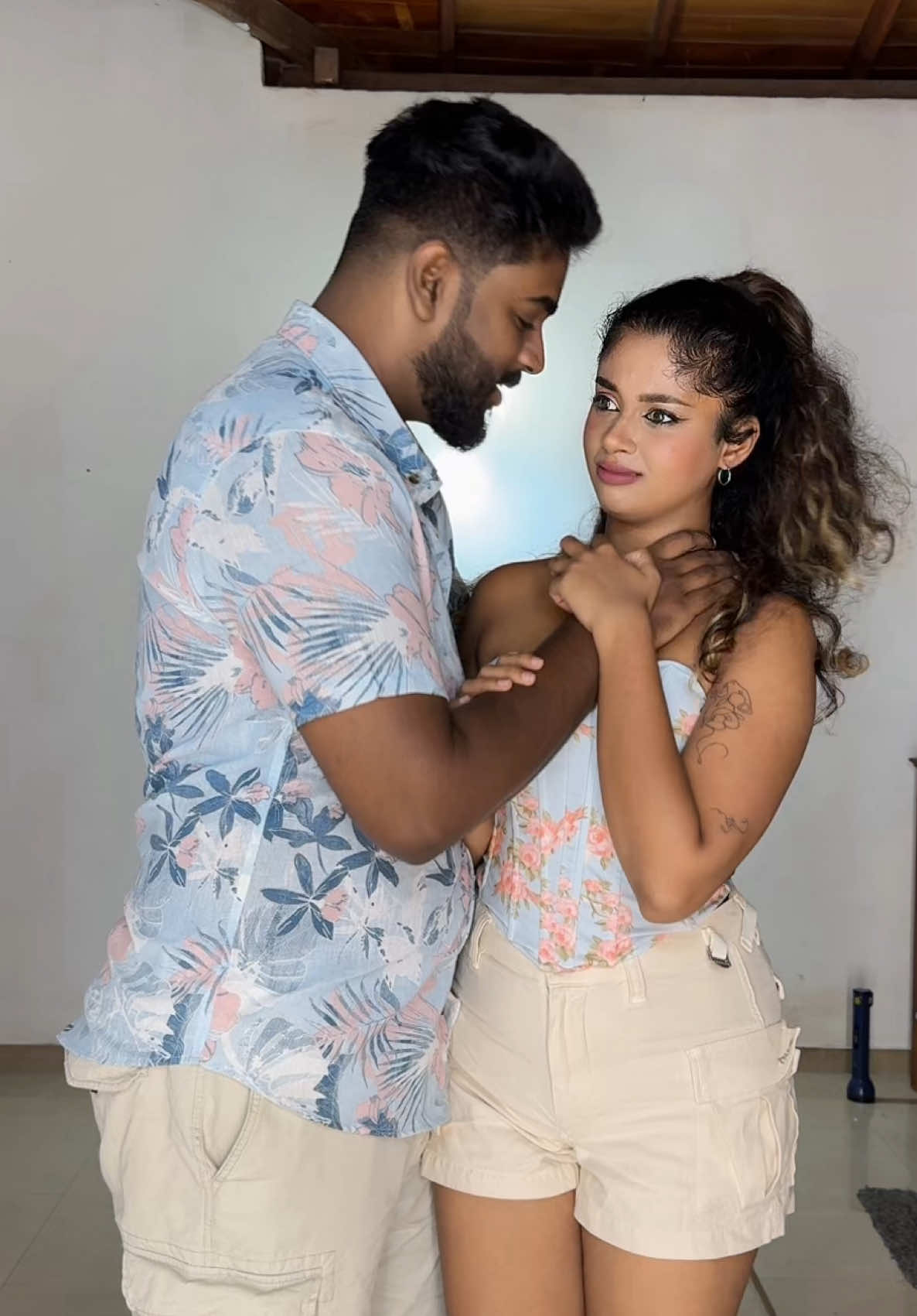 කම් වල් මට අත් අරින්නත් බෑ🤪@CHINTHY @Lil_Enza #sugarlipspssl #chinthy #lilenza #fyp #fypシ #xyzbca #trend #fy #srilanka #viral #sugarlips 