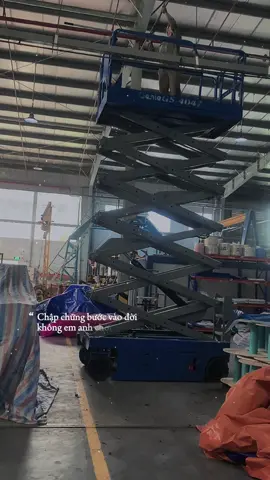 Thật sự an toàn khi sử dụng xe nâng người để thi công làm việc trên cao vừa nhanh lại còn hiệu quả#xenangnguoi24h #xuhuong2024 #kcntantao #asiadragon 