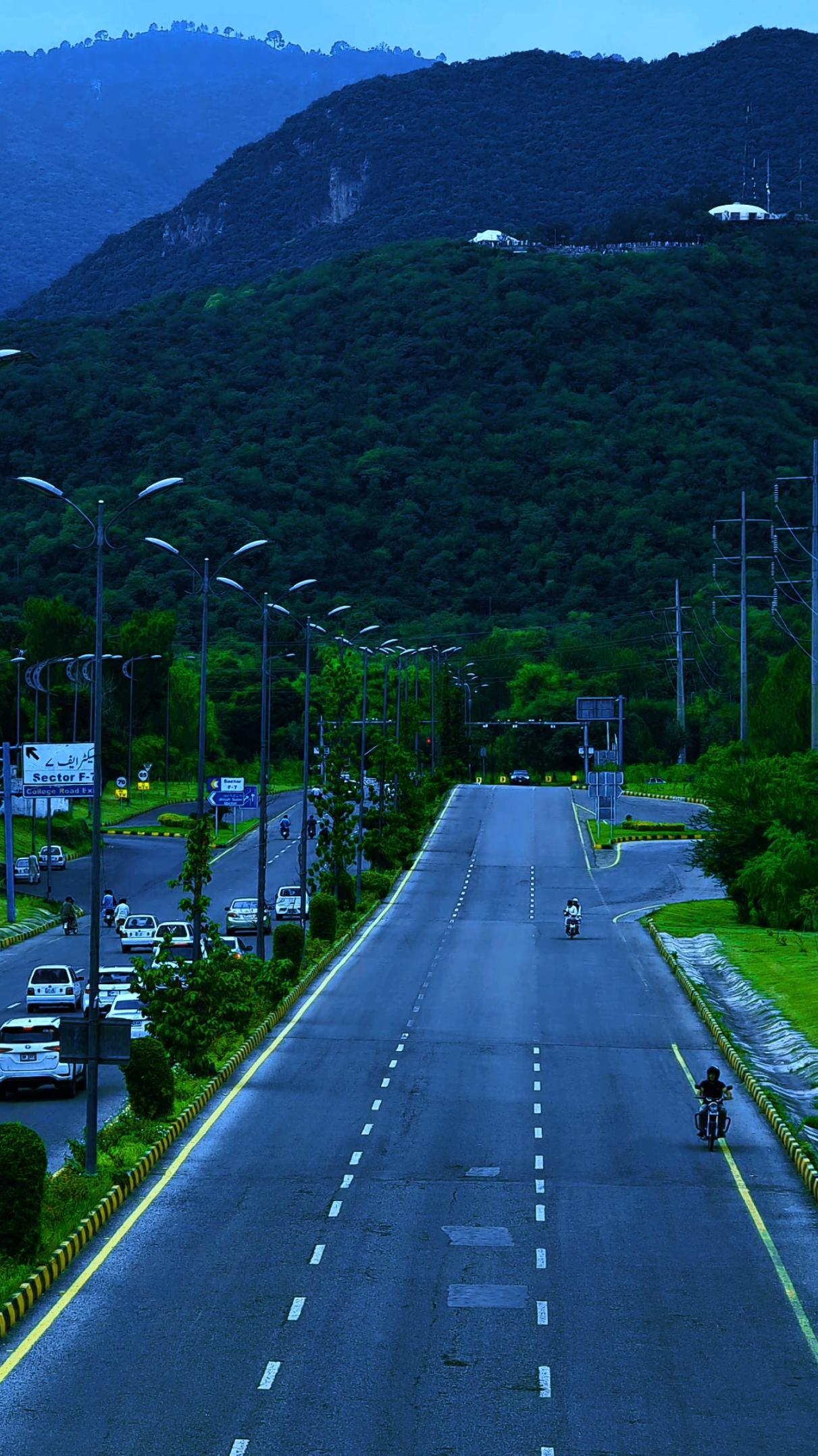 Most Beautiful Evening Of Islamabad Capital 🌙❤️‍🩹 Islamabad Lavel Of Beauty 😍🌙 #islamabadbeautyy0 #ghoomopakistan #viralvideo #foryou #fyp #trending #Islamabad #pakistan 