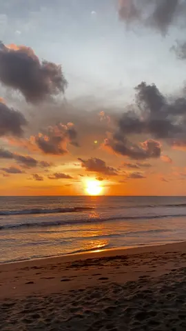 #sunset #sumbar #pantaikatapiang #fyp #fypシ #pantai 