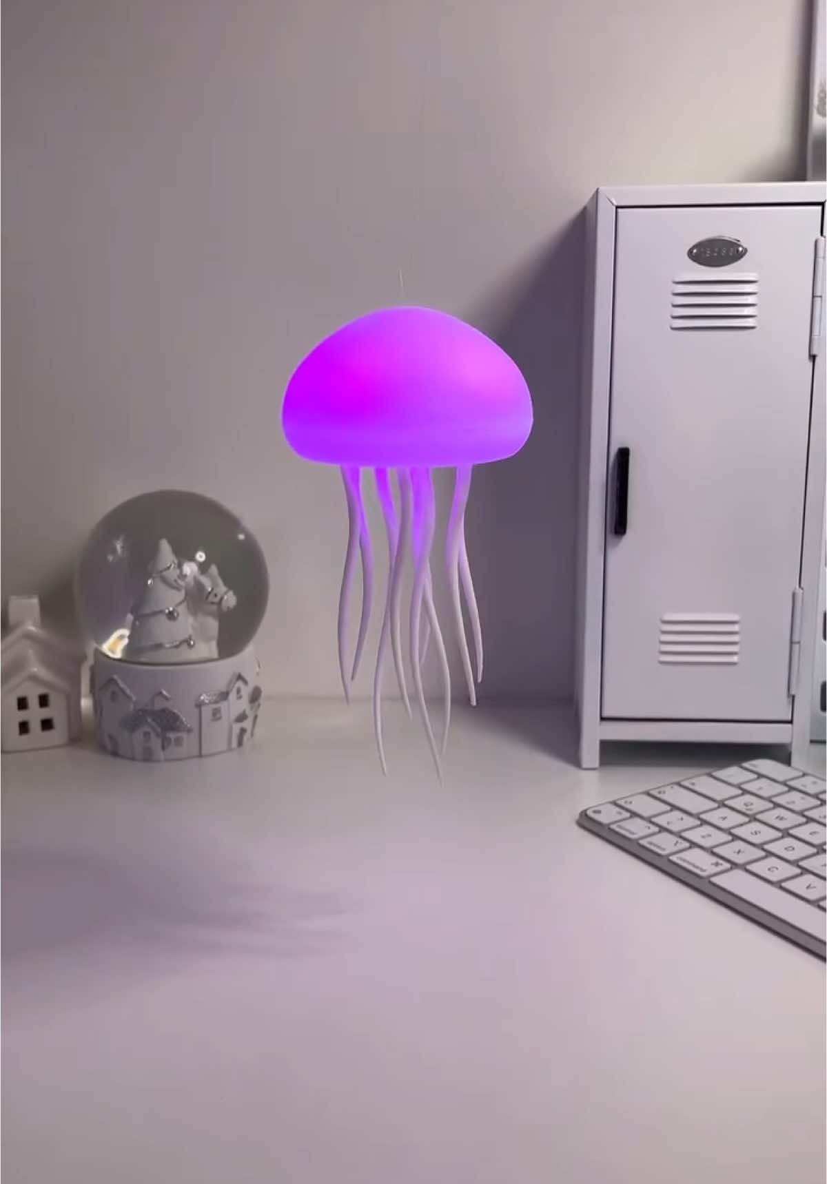 🎅 Early Christmas 60% OFF 🎁 Cartoon Jellyfish Night Light 🐙✨ 🌈 RGB Color Changing: Soft, calming colors for a magical ambiance. 🎤 Voice Control: Easy hands-free operation with voice commands. 🔌 Type-C Charging: Convenient and fast charging. 🌙 Perfect for Bedside: Adds a fun and relaxing touch to any room. Light up your holidays with this adorable jellyfish lamp! 🎄