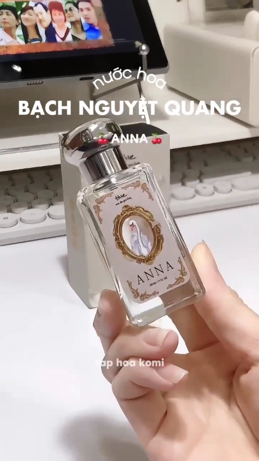 Xịt trên quần áo lưu hương 8-10h, trên da 5-6h lun á ô mai gót 🥹 #unboxing #nuochoa #nuochoanu #bachnguyetquang #chinhthomphuc #delina #reviewlamdep #lamdep #xuhuong #xh #viral #fyp #taphoakomi 