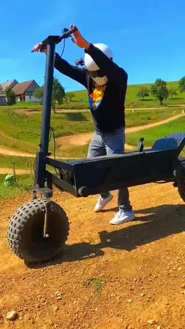 ¡Descubre el Patinete Eléctrico Más Grande del Mundo! 🌍🚀