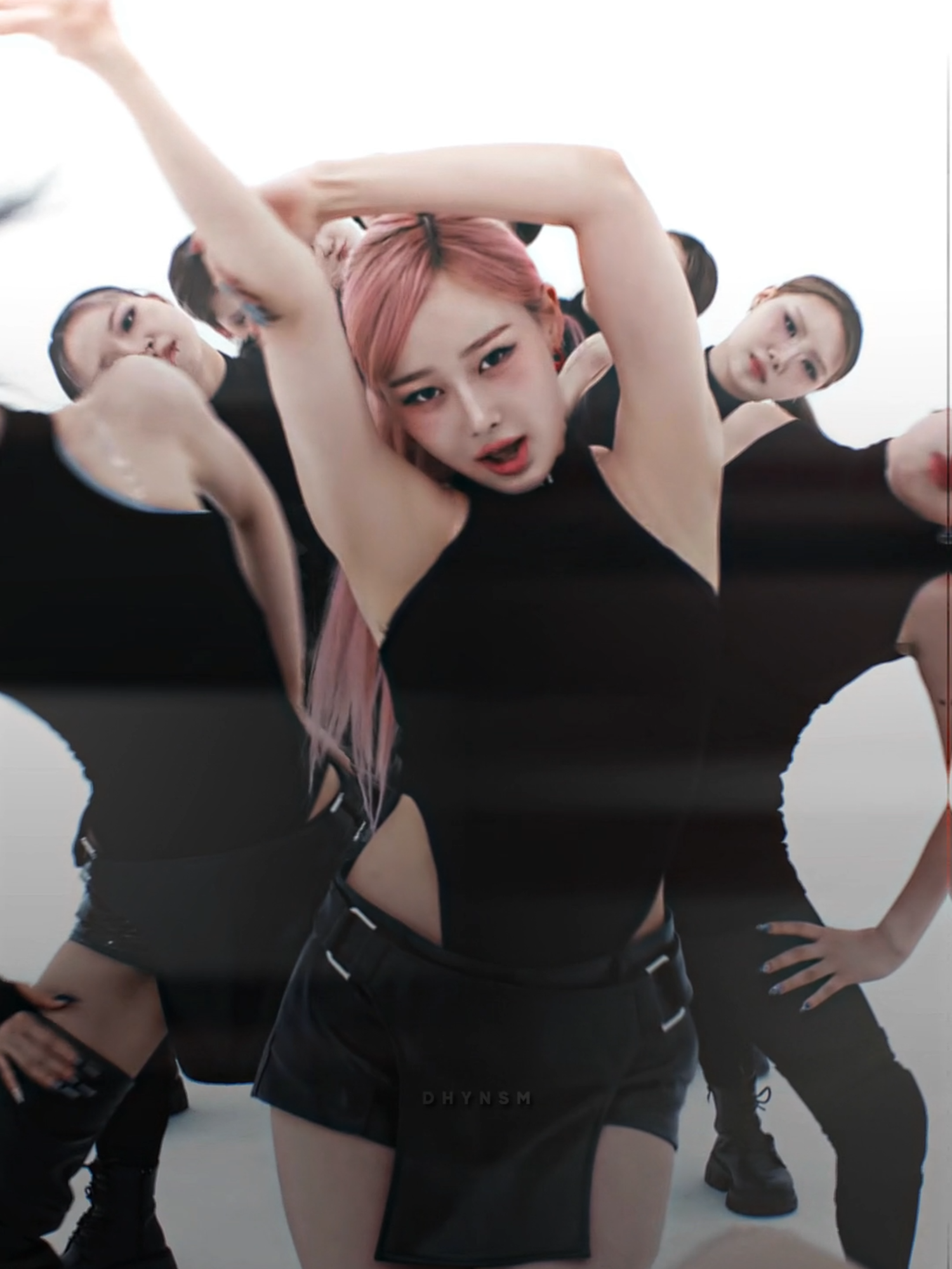 giselle atee with her pink hair in this comeback #giselle #aespa