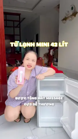 Tủ lạnh mini rất cần thiết cho gia đình, mình vừa để mỹ phẩm, vừa để sữa cho con, đỡ phải đi lại nhiều. Tủ vừa có ngăn đá, vừa có ngăn lạnh, nhỏ gọn di chuyển dễ dàng nha. #gddaudaune  #tulanhmini #tulanh #mevabe 