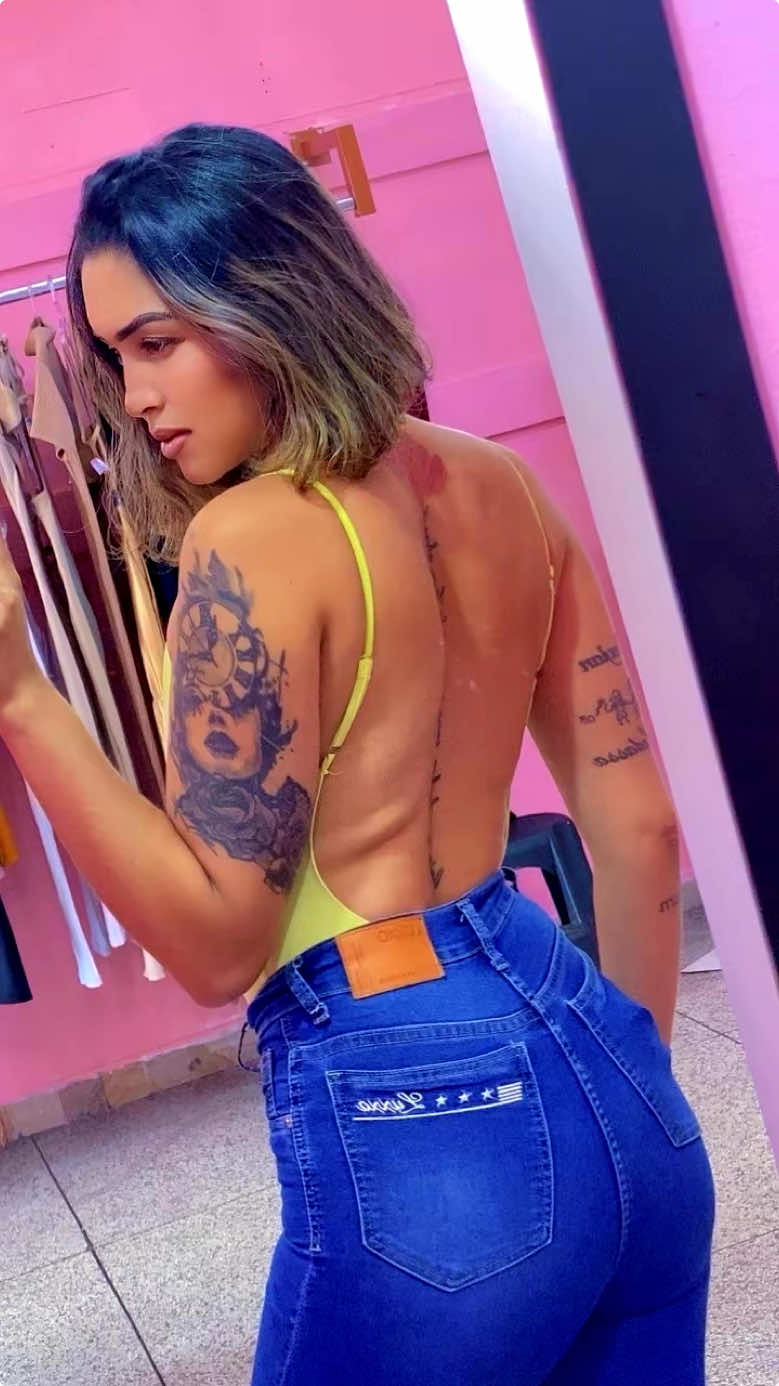 Ela vem toda Lindinha 🎶 #vaiprofycaramba #fbyツforyou🤍🦋 #dancinhadotiktok 