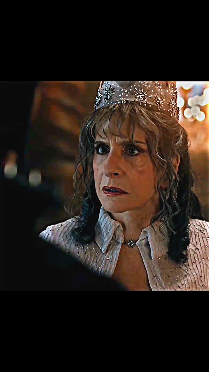 Momento antes da nossa morena ir de arrasta... #agathaharkness #agathaallalong #mcu #marvelstudios #bruxas #series 
