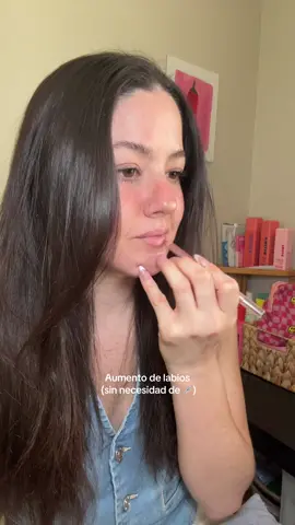 Ahora con musica😮‍💨🍸🧚🏻‍♂️❤️‍🔥lip liner: @Tower 28 Beauty . Lip color: benetint @Benefit Cosmetics ✨ #lipplumper #fullerlips #lipcombo #beauty 