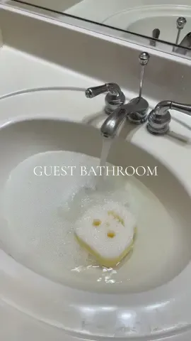 Bathroom deep clean before my Halloween party on Saturday! 🧡🎃✨  #bathroomcleaning #clean #cleaning #CleanTok #deepclean #deepcleaning #bathroomclean #cleaningvideo #cleaningtiktok 
