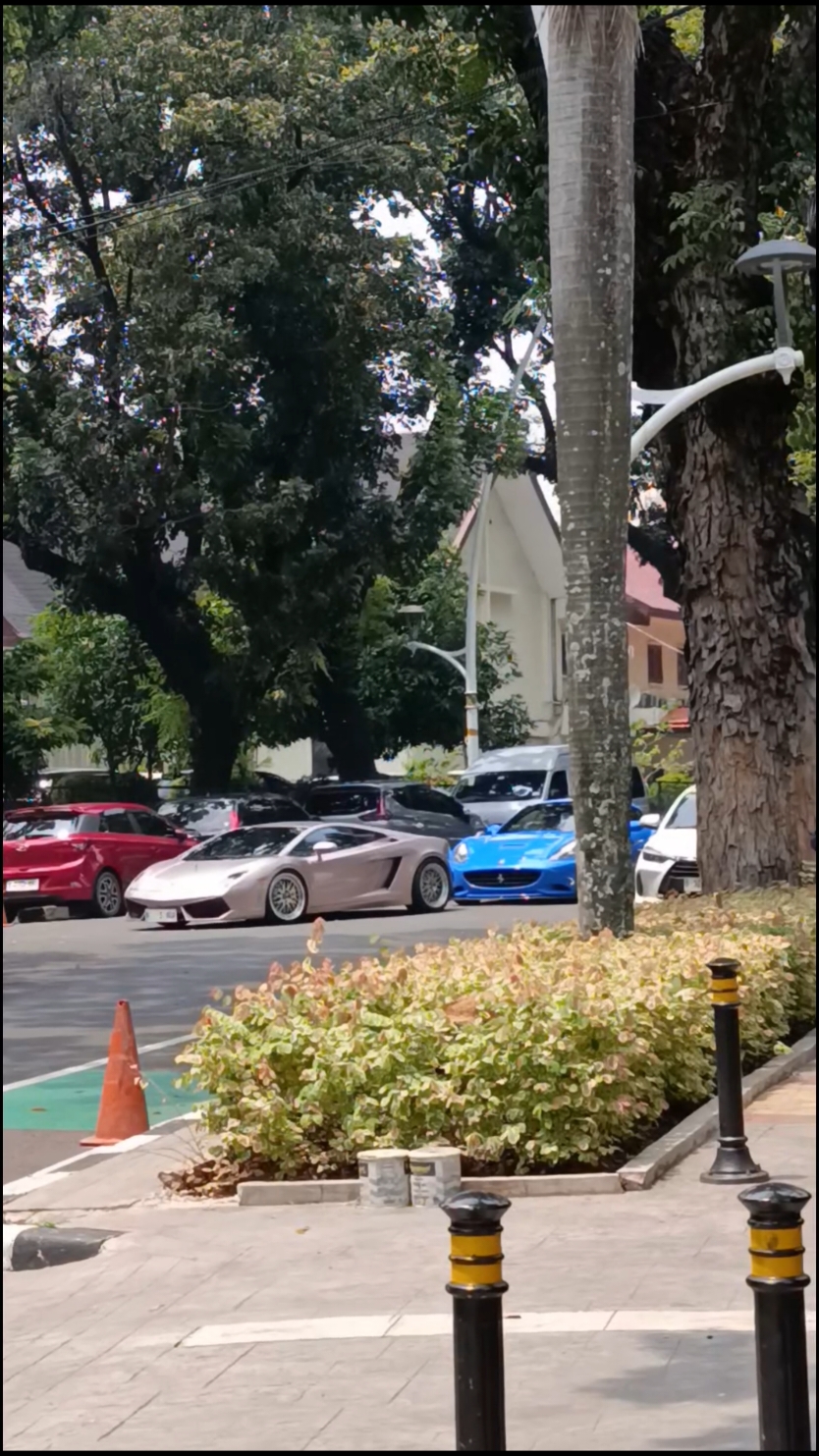 jakarta carscene is always🤌🤌 #carsoftiktok #bmwclub #lamborghini 