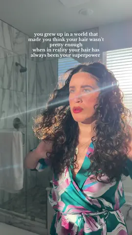 for years i hate so much my hair, to the point to even wish to had a different type of hair! Not knowing that my hair it’s literally my superpower! But its never late to start loving your curls 🫶  #curlyhair #curlyjourney 